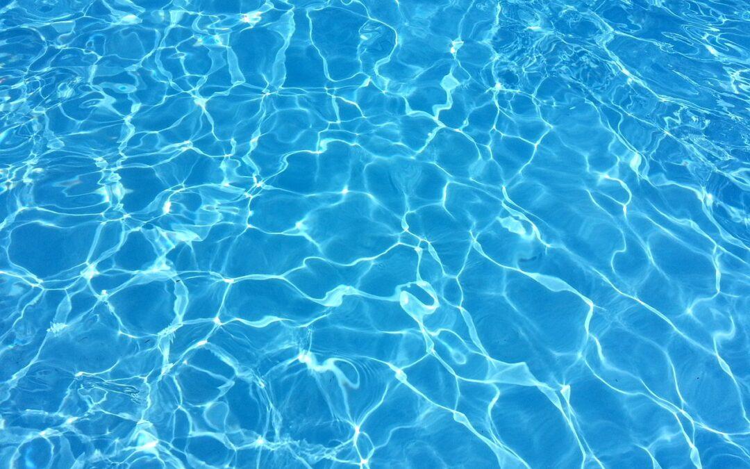 Lamelové zakrytí bazénu: Zlepšete stylově svůj bazén